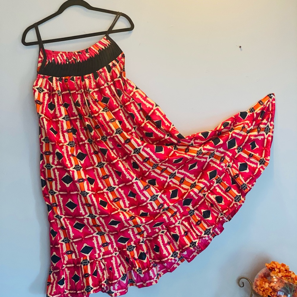 Gorgeous dress with nice colors